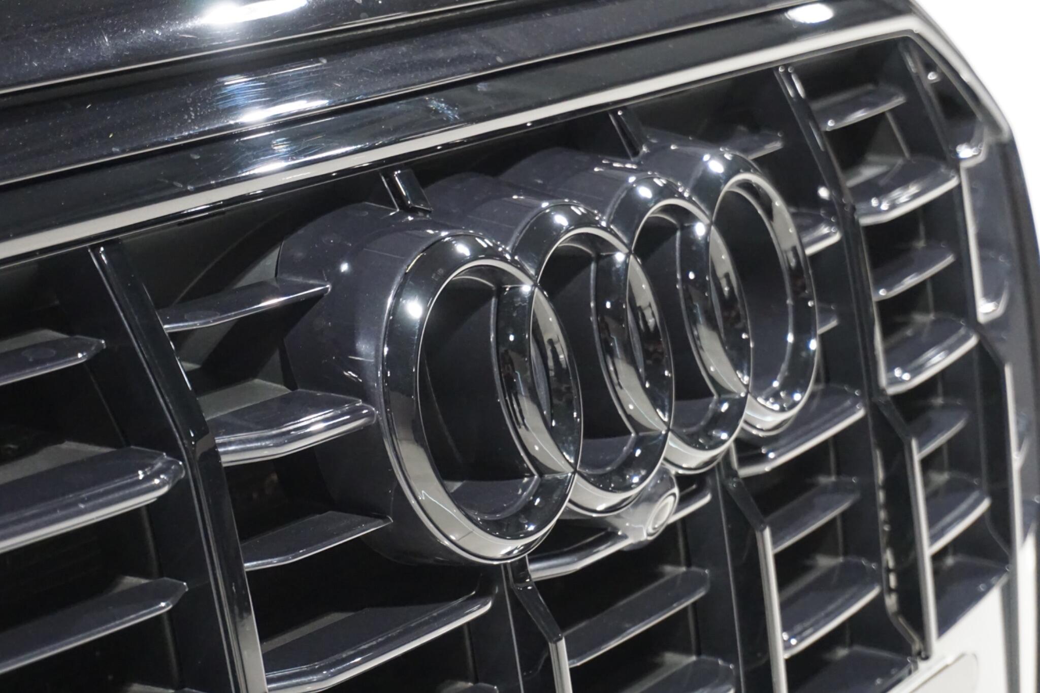 Audi Q7 3.0 TFSIe V6 55 S line SUV 5dr Petrol Plug-in Hybrid Tiptronic quattro Euro 6 (s/s) 17.9kWh (381 ps)